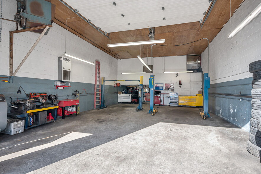 More Photos Of 12 Carlton St, Lowell Auto Repair For Sale