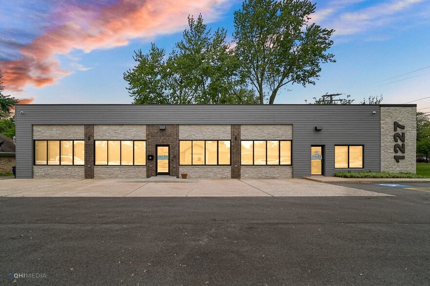 More Photos Of 1227 N Cedar Rd, New Lenox Office For Lease