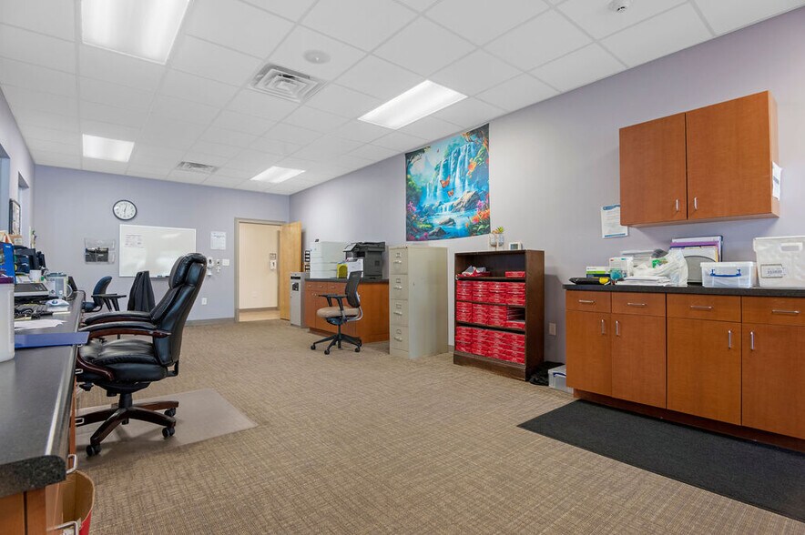 More Photos Of 4275 Western Blvd, Jacksonville Medical For Sale