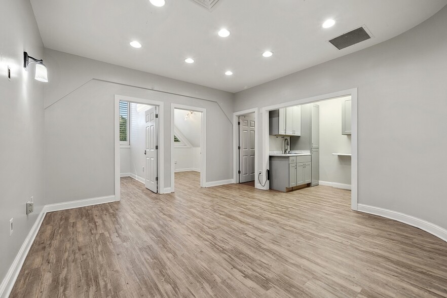 More Photos Of 1201 Georgian Park, Peachtree City Medical For Sale