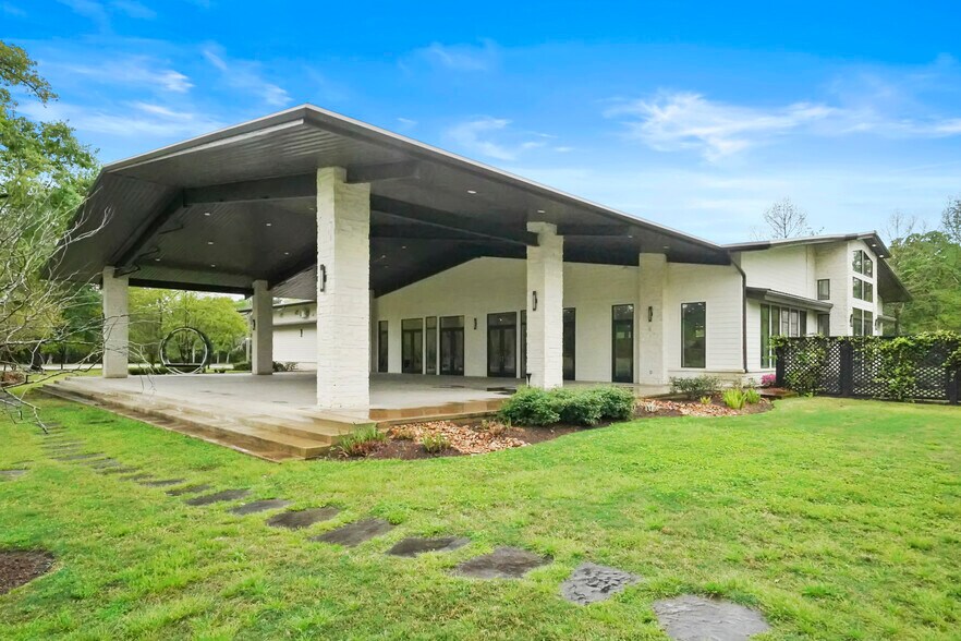 More Photos Of 25566 Bradbury Dr, Hockley Winery Vineyard For Sale