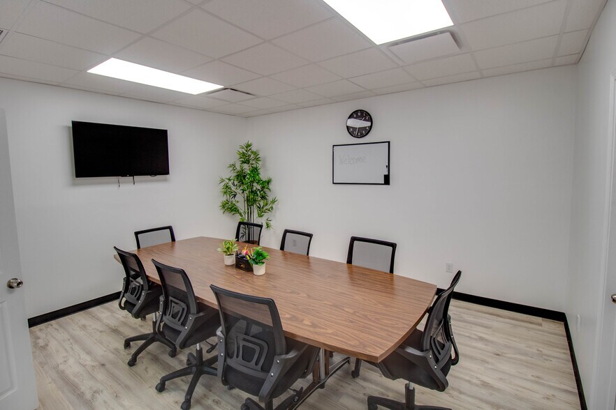 More Photos Of 107 N State St, Jerseyville Office For Lease