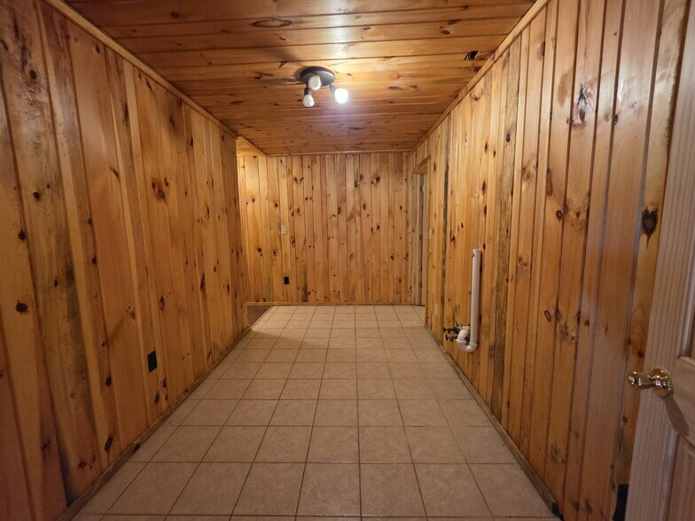 More Photos Of N12757 Rindahl Valley Rd, Osseo Warehouse For Lease