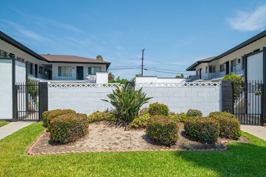More Photos Of 9361 Cellini Ave, Garden Grove Apartments For Sale