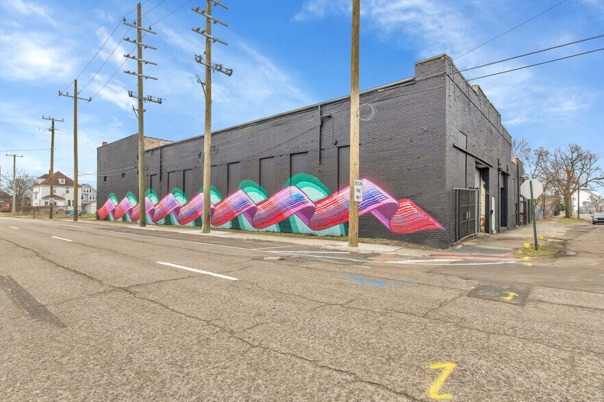 More Photos Of 2232-2240 Bellevue St, Detroit Industrial For Sale