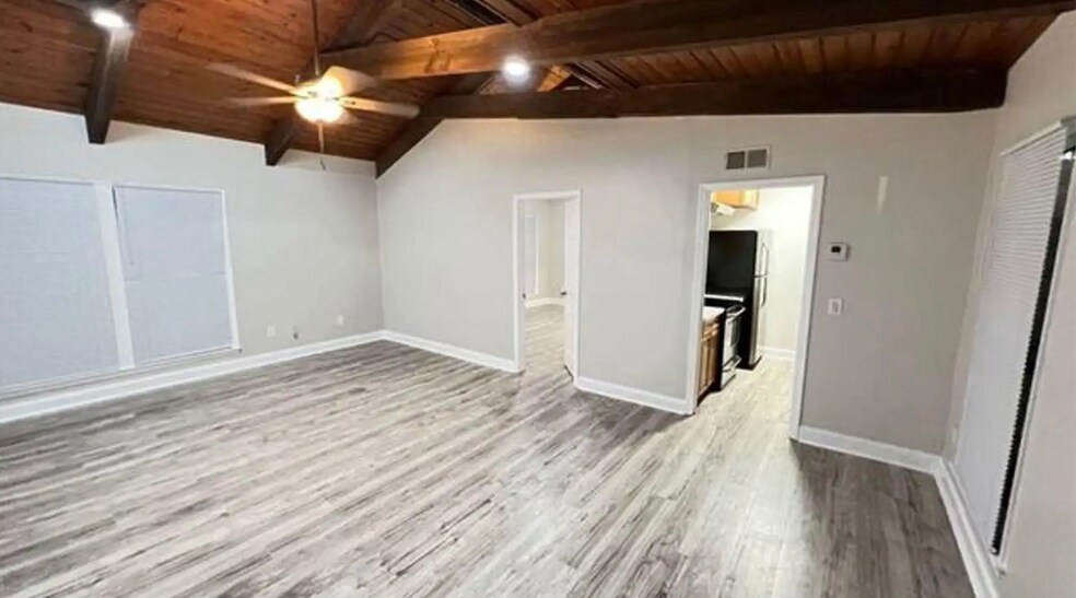 More Photos Of 700 Covington Ctr, Covington Office Residential For Sale