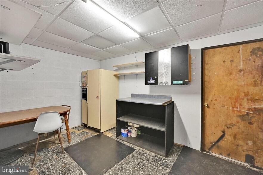 More Photos Of 325 W Main St, Kutztown Storefront Retail Residential For Lease