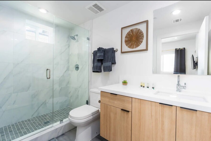 More Photos Of 216 N Coronado St, Los Angeles Multifamily For Sale