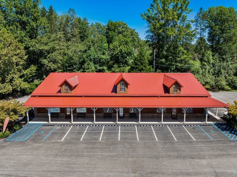Primary Photo Of 271 Old Barn Rd, Hendersonville Medical For Sale