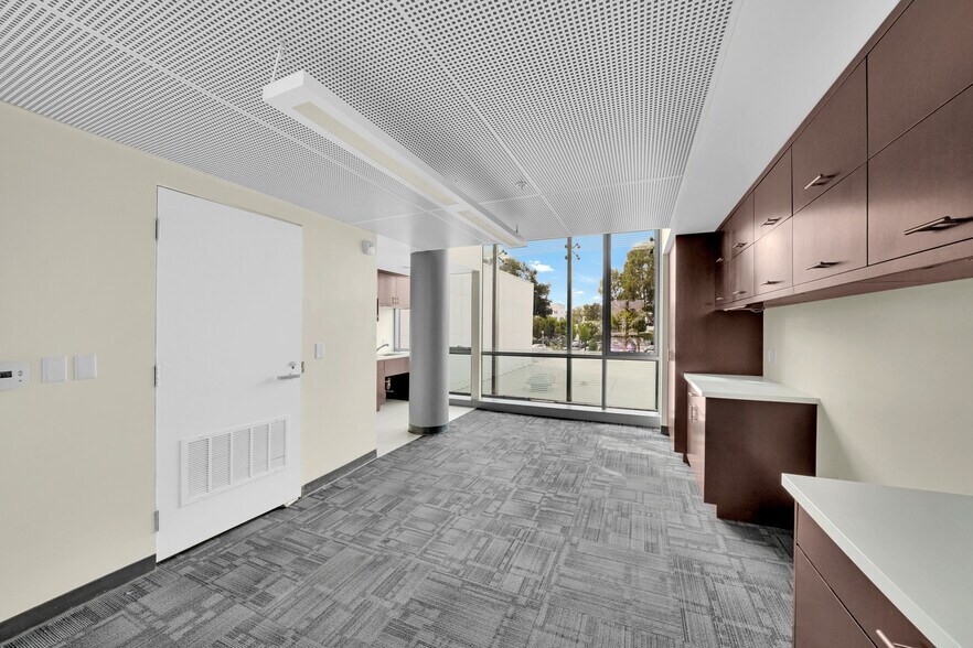 More Photos Of 3388 Via Lido, Newport Beach Office Residential For Lease