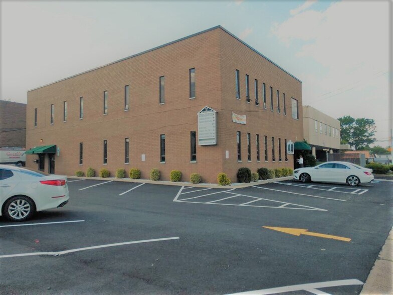More Photos Of 15 N 5th St, Saddle Brook Office For Lease