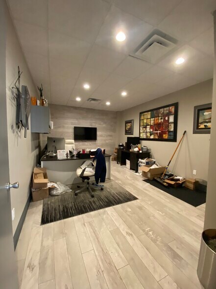 More Photos Of 65 Burt Dr, Deer Park Warehouse For Lease