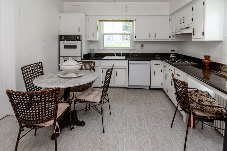 More Photos Of 38 John Ringo Rd, Ringoes Apartments For Sale