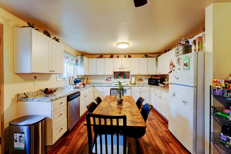 More Photos Of 16405 E Burnside St, Portland Apartments For Sale