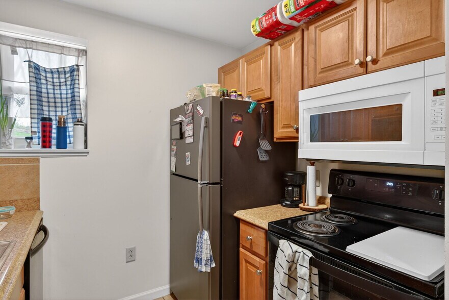 More Photos Of 196 Stone House Ln, Columbia Apartments For Sale