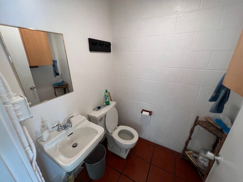 More Photos Of 1025 Harrison St, Berkeley Warehouse For Lease