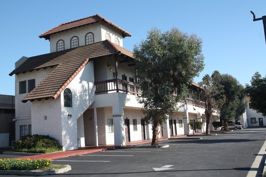 More Photos Of 1703 Termino Ave, Long Beach Medical For Sale