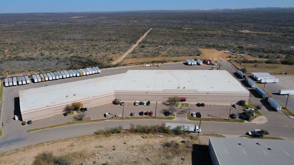 More Photos Of 1629 World Trade Center Loop, Laredo Distribution For Lease