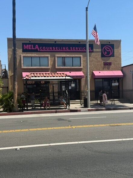 More Photos Of 5723 Whittier Blvd, Los Angeles Office For Sale