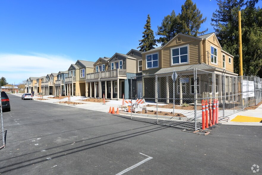 More Photos Of 2009-2046 Ravello Way, Santa Rosa Apartments For Sale
