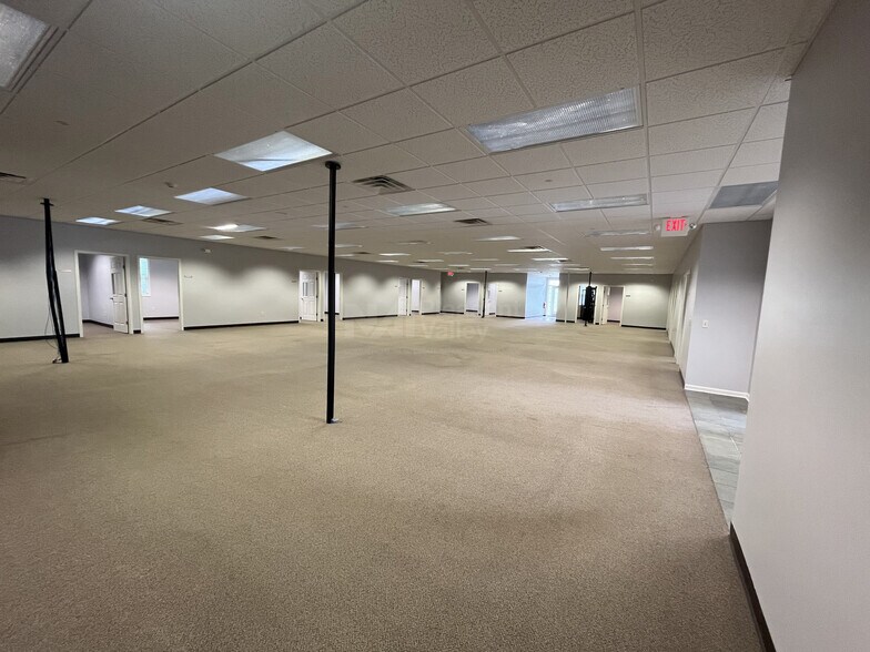More Photos Of 13680 Cleveland Ave NW, Uniontown Office For Lease
