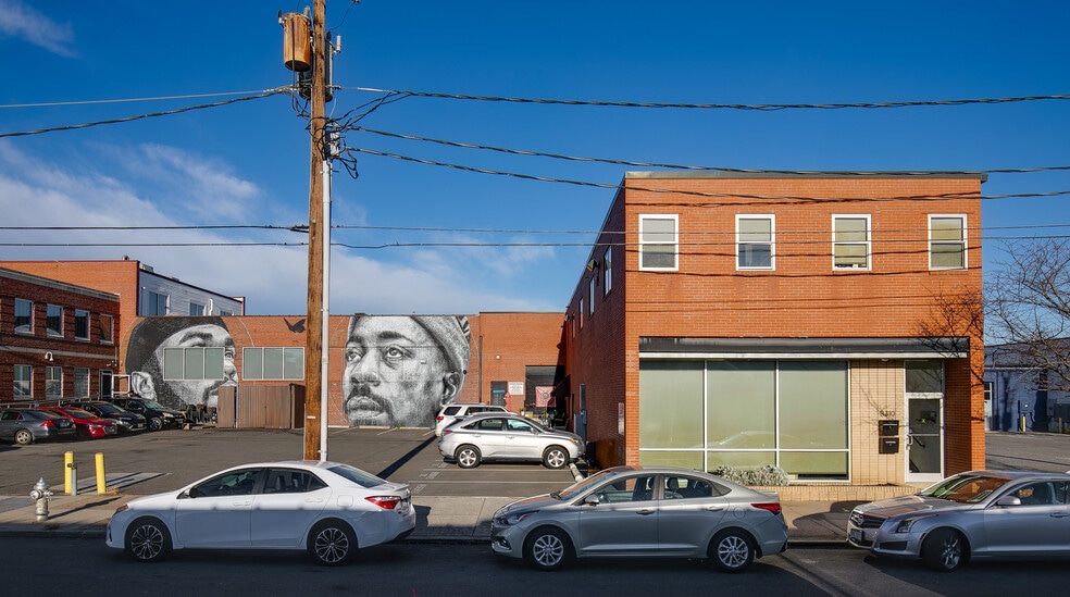 More Photos Of 3310 W Clay St, Richmond Showroom For Lease