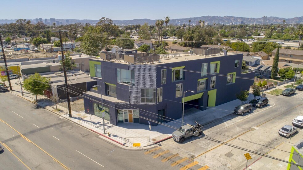 Primary Photo Of 5135 W Adams Blvd, Los Angeles Apartments For Lease