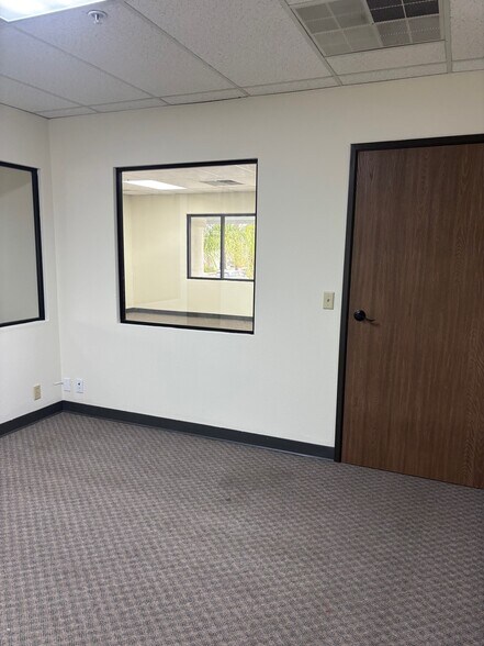 More Photos Of 9528 E Rush St, South El Monte Manufacturing For Lease