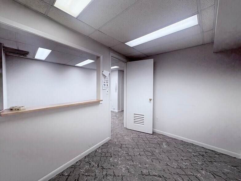 More Photos Of 111 E 35th St, New York Loft Creative Space For Lease