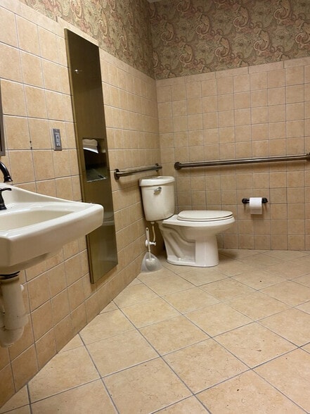 More Photos Of 8489-8491 SE 165th Mulberry Ln, The Villages Medical For Lease
