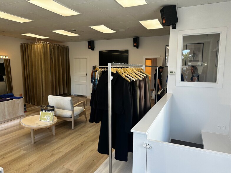 More Photos Of 53 The Circle, East Hampton Storefront For Lease