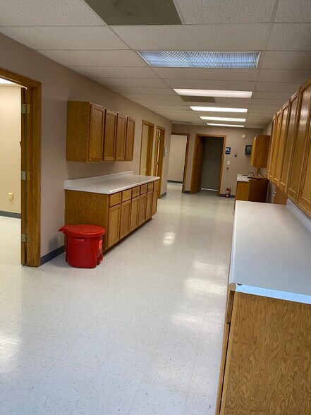 More Photos Of 277 E Carmel Dr, Carmel Medical For Lease