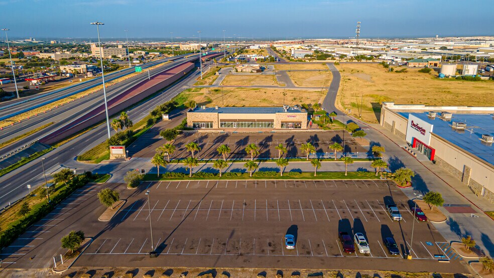 More Photos Of 2302 NE Bob Bullock Loop, Laredo Storefront For Lease