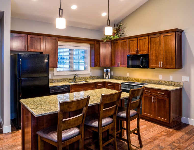 More Photos Of 61809 Stonegate Dr, Centreville Golf Course Driving Range For Sale