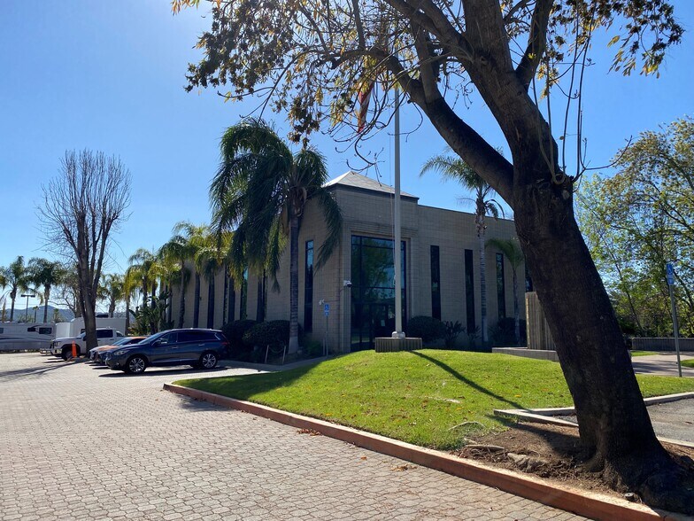 More Photos Of 16801 Van Buren Blvd, Riverside Unknown For Lease