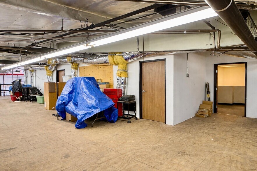 More Photos Of 1005 E Orangethorpe Ave, Anaheim Warehouse For Sale