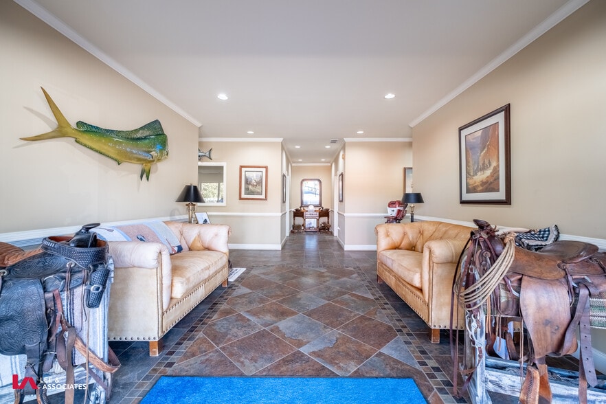 More Photos Of 210 Holt Rd, Acworth Industrial For Lease