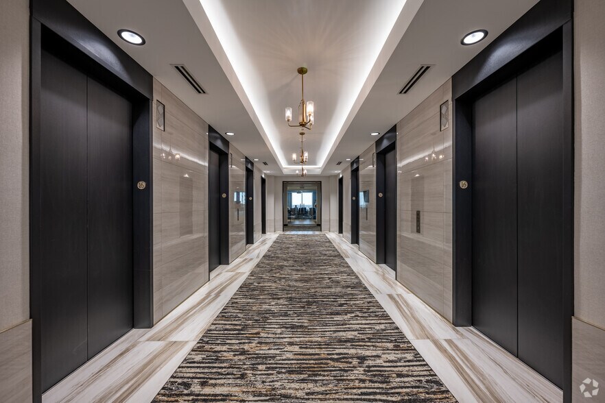 More Photos Of 800 LaSalle Ave, Minneapolis Office For Lease