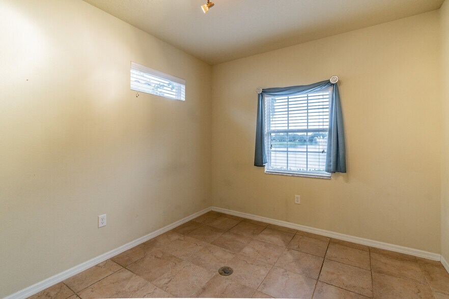 More Photos Of 2142 Ashley Oaks Cir, Wesley Chapel Medical For Sale