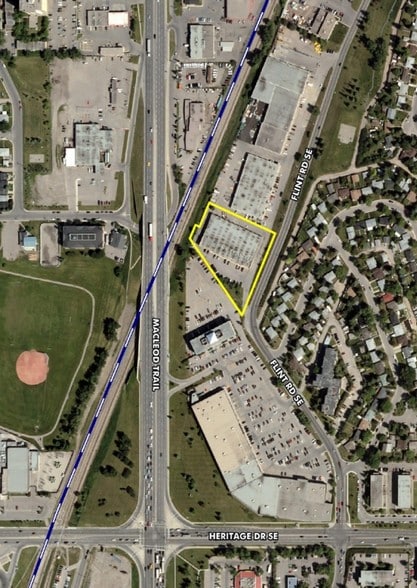 More Photos Of 7905-7909 Flint Rd SE, Calgary Warehouse For Lease