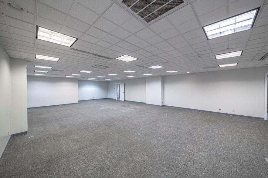 More Photos Of 125 W Missouri Ave, Midland Office For Lease