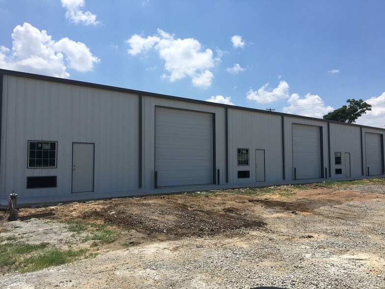 More Photos Of 2170 Collins Rd, Denton Unknown For Lease