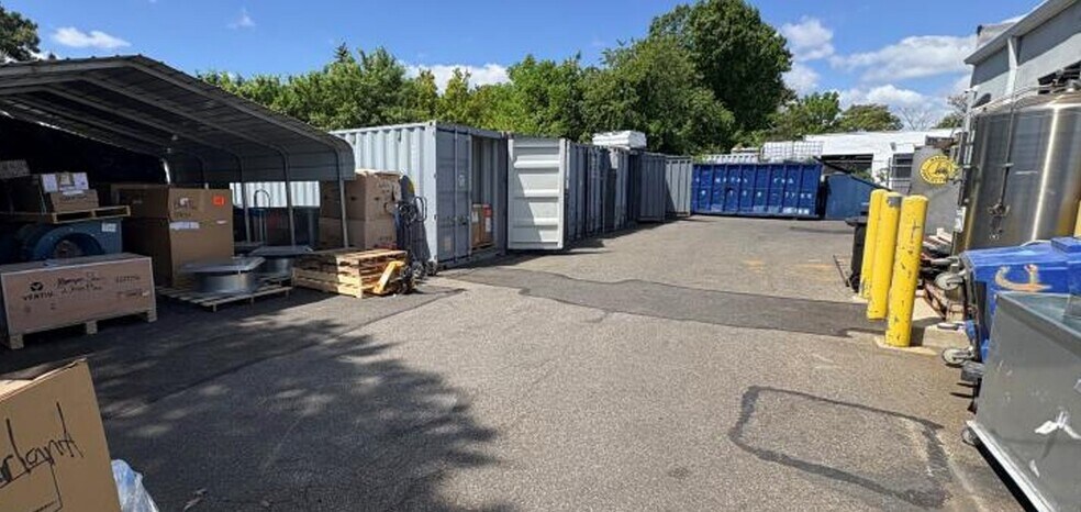 More Photos Of 151 Toledo St, Farmingdale Warehouse For Sale