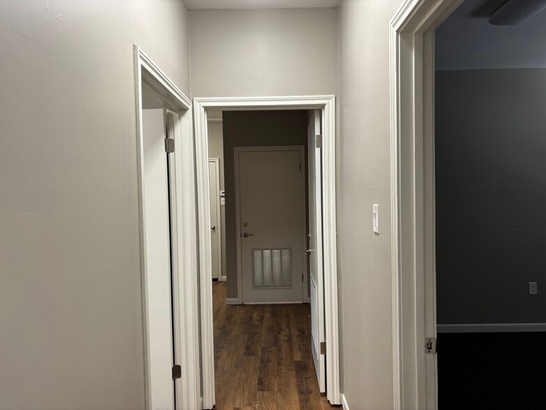 More Photos Of , Baton Rouge Office For Sale