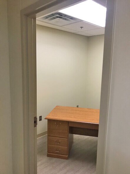 More Photos Of 5250 W 94th Ter, Prairie Village Medical For Lease