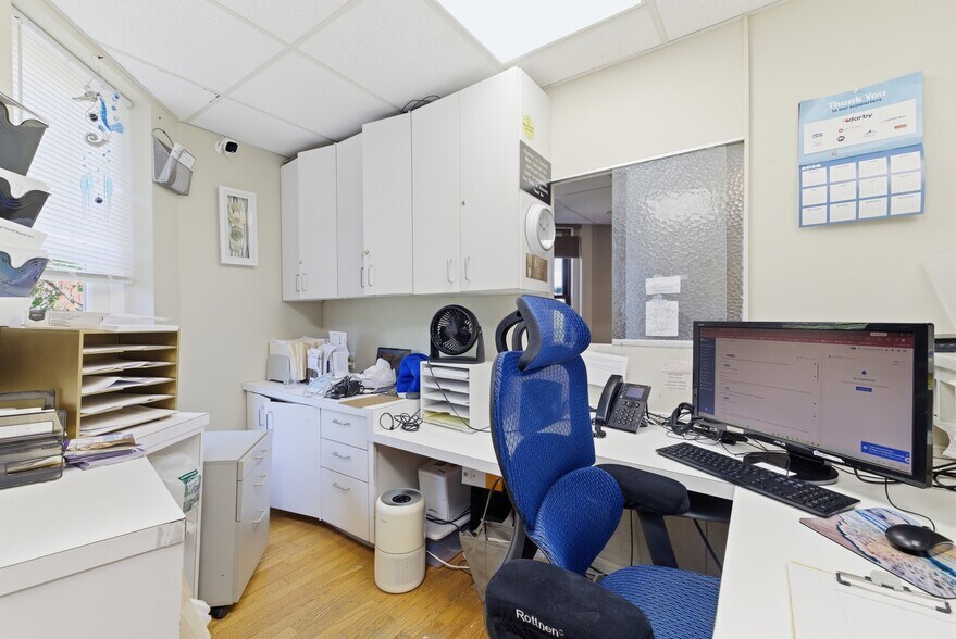 More Photos Of 1051 Beacon St, Brookline Medical For Sale