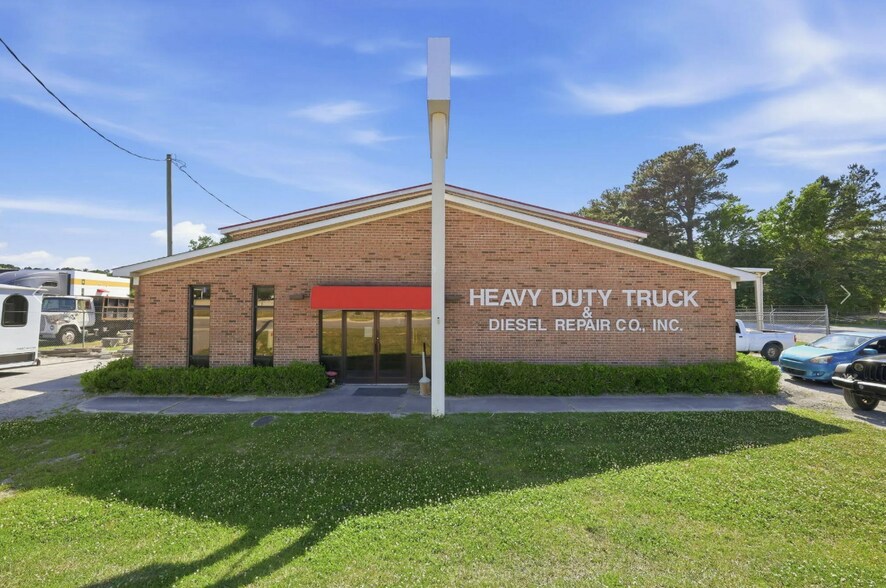 Primary Photo Of 2705 US 70 Hwy E, New Bern Light Manufacturing For Sale