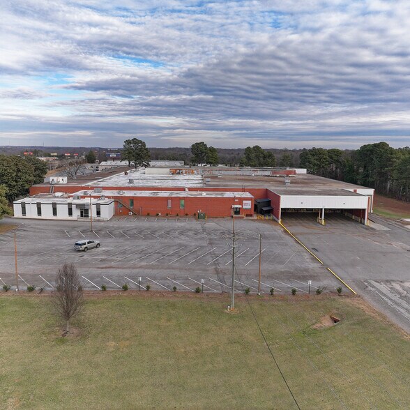 Primary Photo Of 930 Meacham Rd, Statesville Manufacturing For Sale
