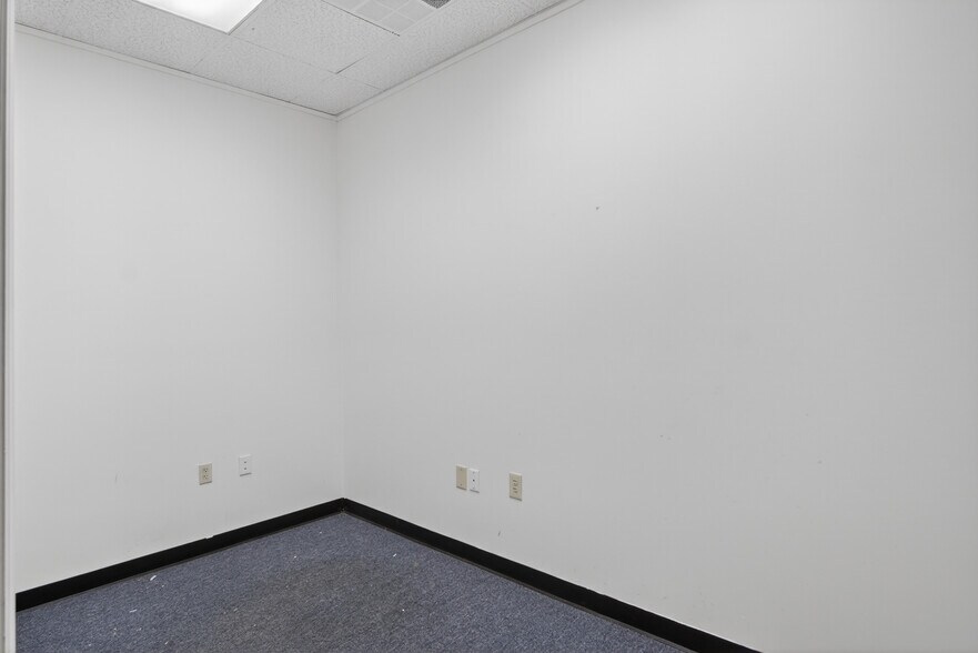 More Photos Of 126 N Main St, Warrenton Medical For Lease