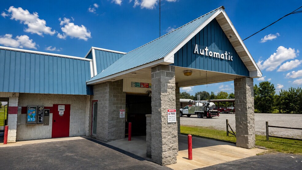More Photos Of 604 E Vine St, Vienna Carwash For Sale